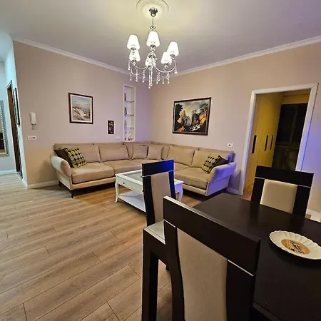 Central Apartment With Balcony 2 Tirana Exterior photo